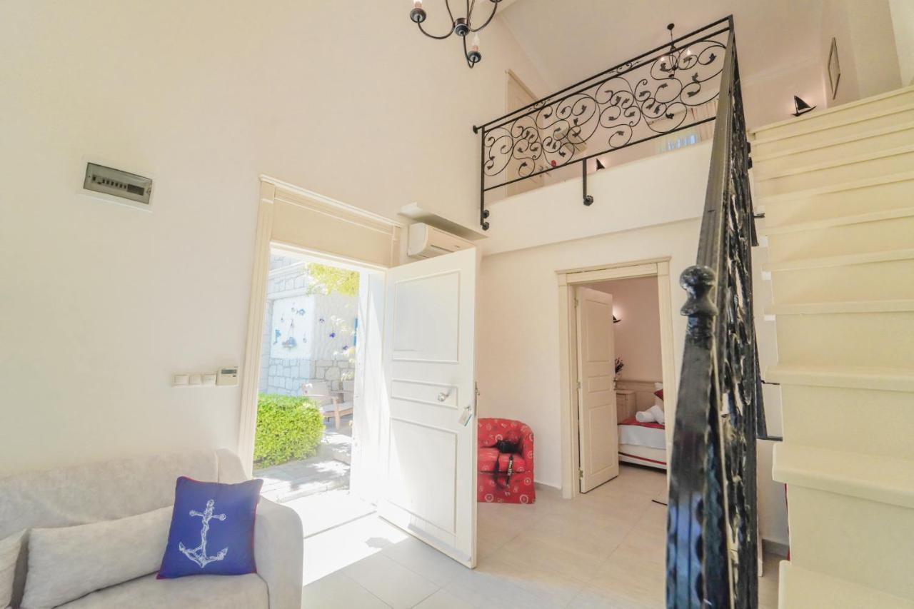 Alacati Marina Palace Exterior photo
