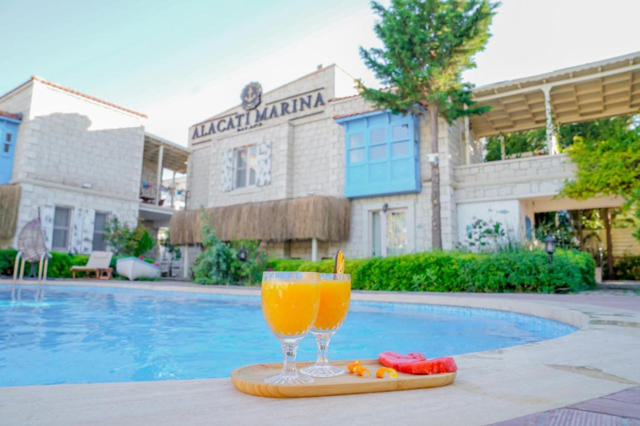 Alacati Marina Palace Exterior photo