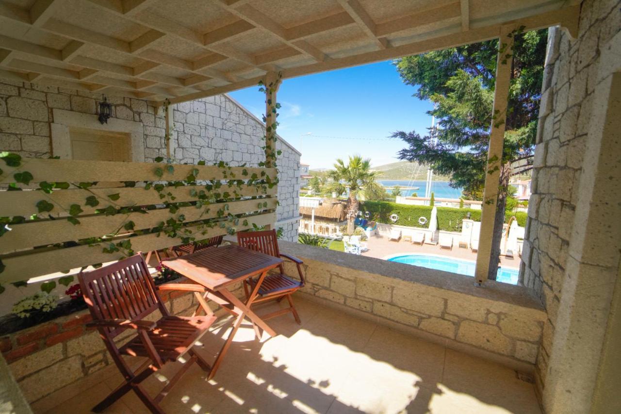 Alacati Marina Palace Exterior photo