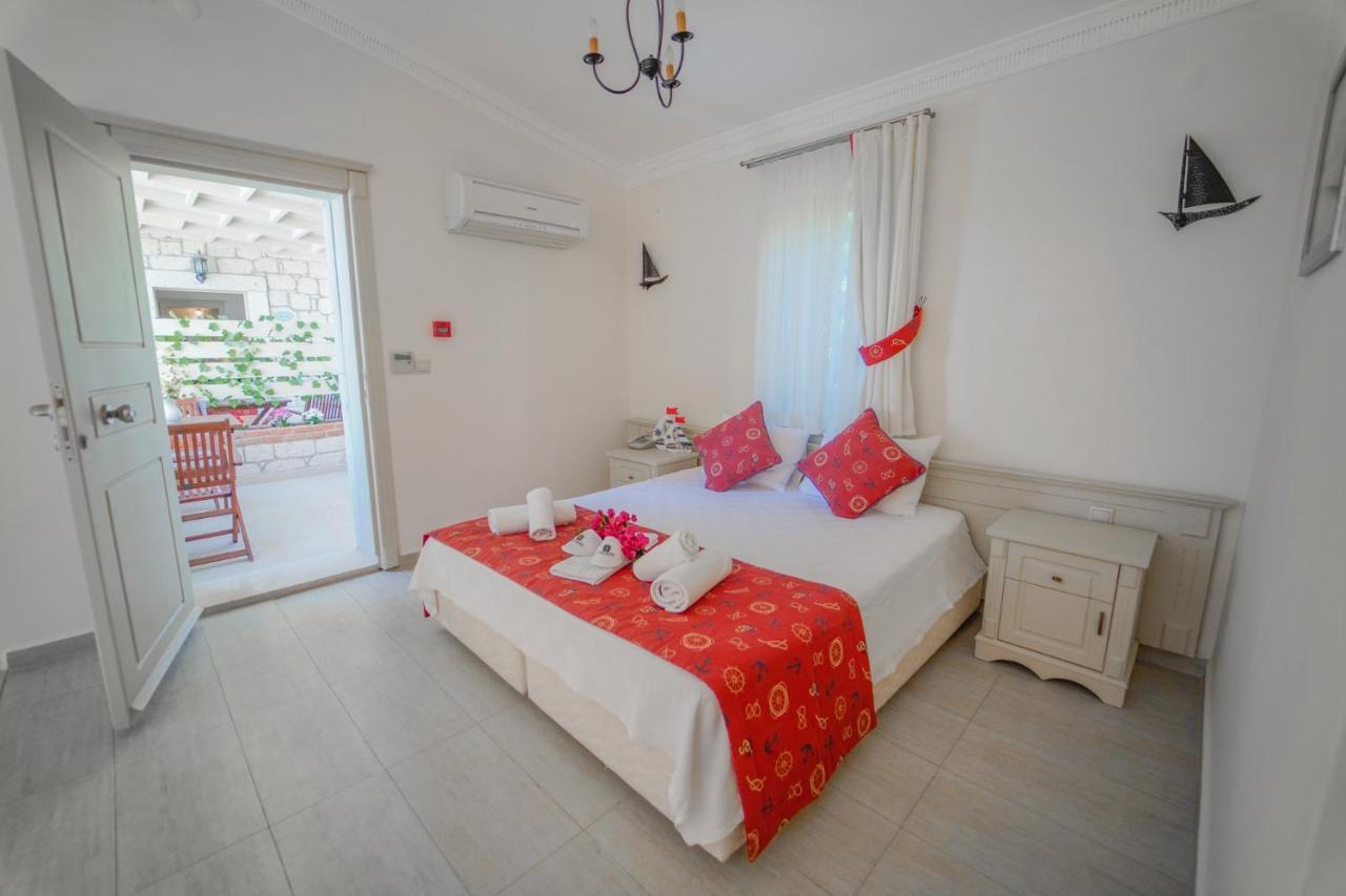 Alacati Marina Palace Exterior photo